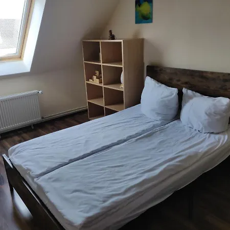 Semesterbostad Modern Townhouse, Quiet And Close To The Centre.