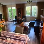 Vakantiehuis Modern Townhouse, Quiet And Close To The Centre. Berlijn