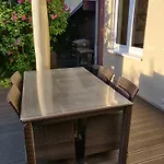 Vakantiehuis Modern Townhouse, Quiet And Close To The Centre. *