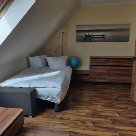 Modern Townhouse, Quiet And Close To The Centre. *