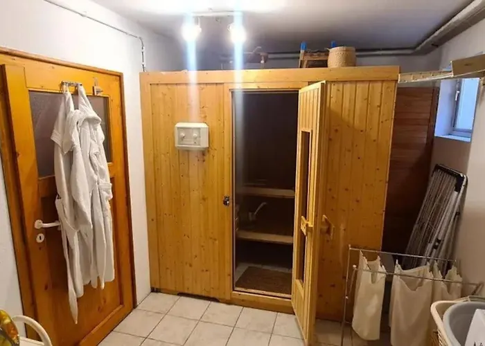 Modern Townhouse, Quiet And Close To The Centre.