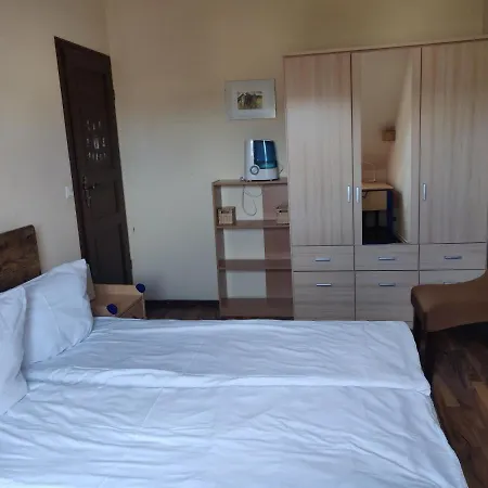 Modern Townhouse, Quiet And Close To The Centre. Feriehus