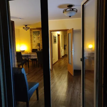 Modern Townhouse, Quiet And Close To The Centre. Semesterbostad