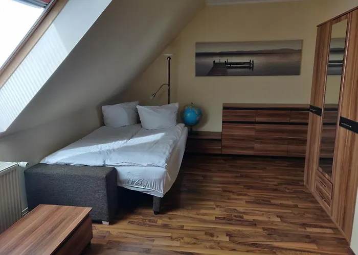 Modern Townhouse, Quiet And Close To The Centre. *